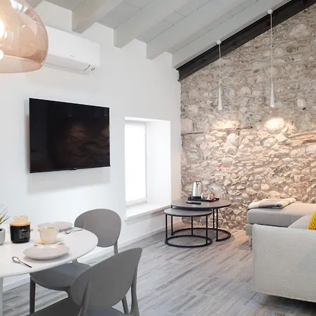 Borgo Gemona Luxury Apartamento *